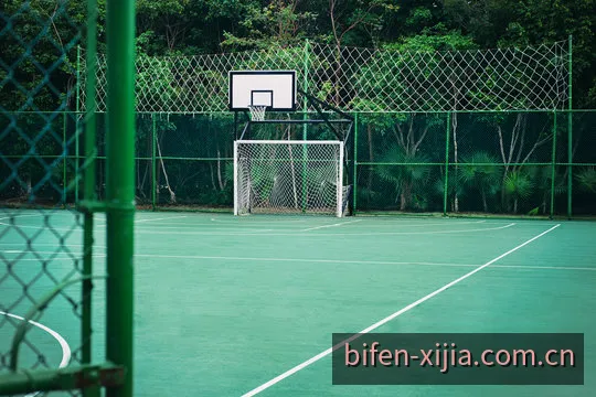 西甲球场滚球数据监控与绿茵实况